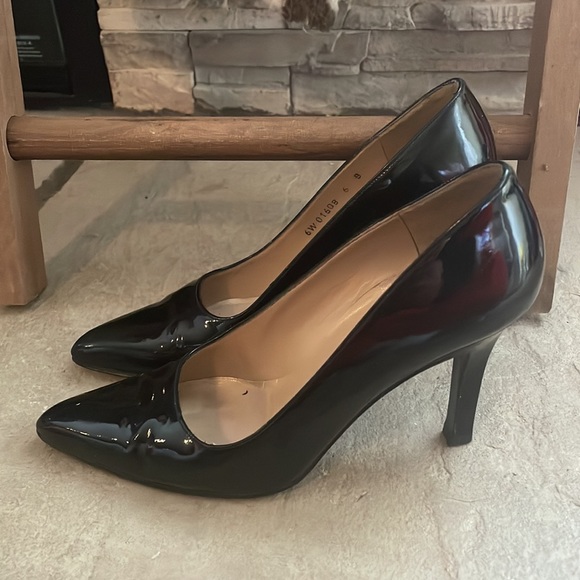 stuart weitzman black heels - Picture 4 of 15